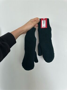 Sunday Best Dark Green Knit Mittens